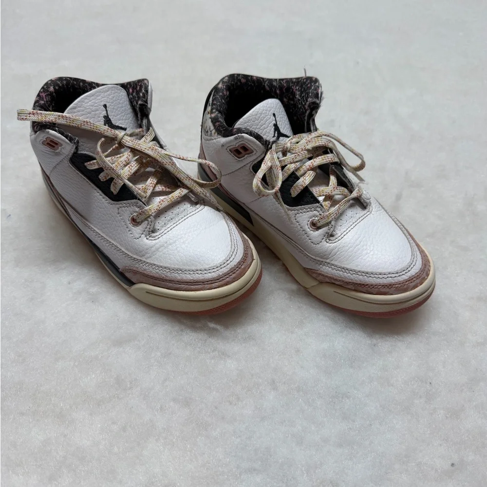 Nike Air Jordan 3 Retro Vintage Floral Youth Mid Shoes Size 1Y - Picture 2 of 9